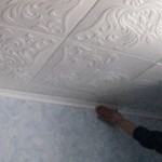 как клеить плитку на потолок